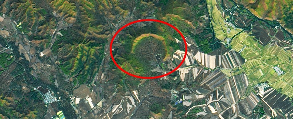 Scientists have revealed the largest crater on Earth 100,000 years ago