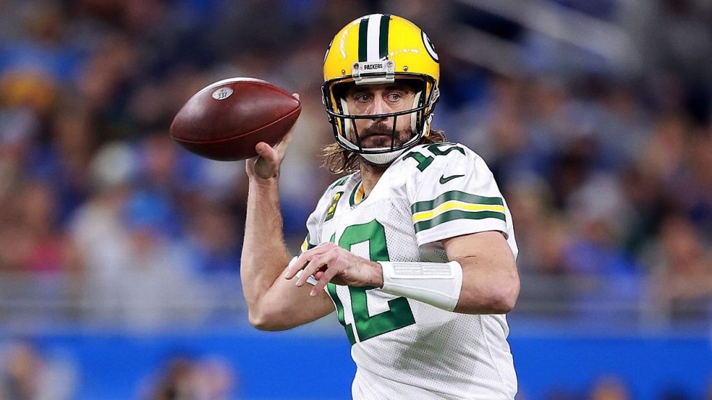 Source says Aaron Rodgers has a contract offer from Green Bay Packers that will change the QB market