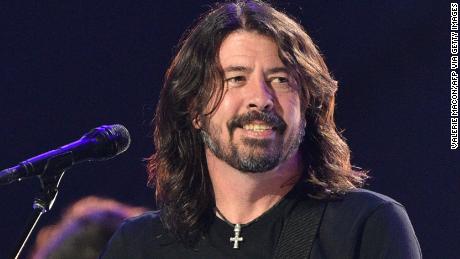 Dave Grohl says he was lip-reading because of his hearing loss