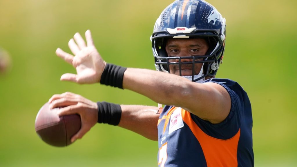 Broncos begin small camp practices with a new-look team