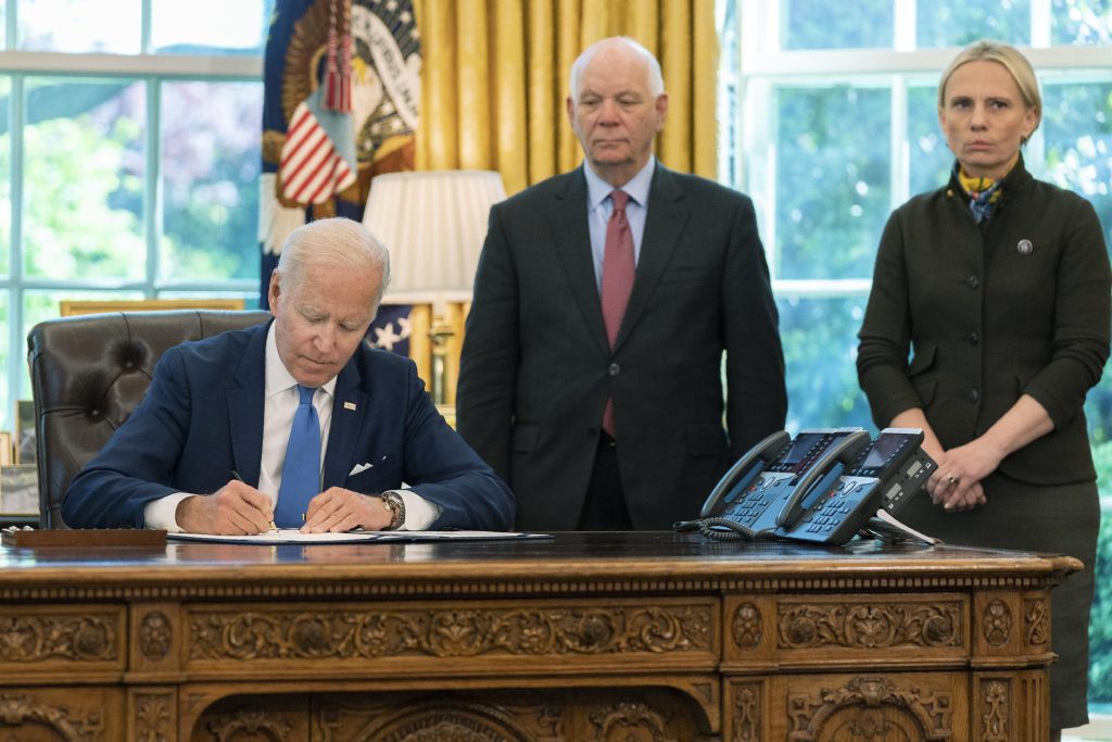 Biden signs Ukraine bill and seeks $40 billion in aid in Putin's response