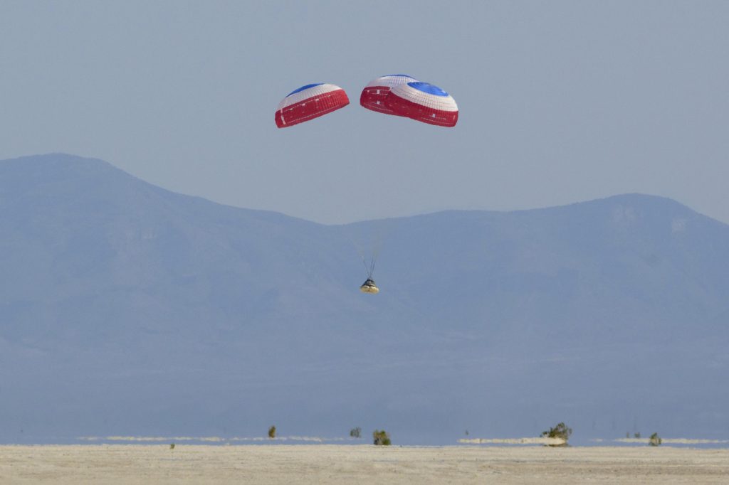 Boeing capsule lands on Earth after blackmailing space