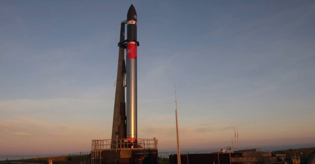Rocket Lab acquires a booster that falls from space with a helicopter