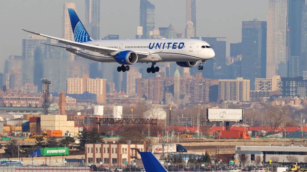 United Airlines will cut 12% of its domestic flights to Newark to help tame delays