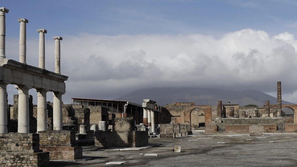 An American tourist falls into the crater of Mount Vesuvius and is rescued: NPR