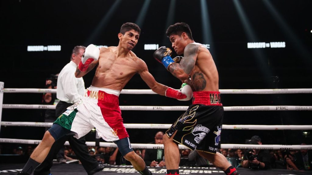 Ray Vargas eliminates Mark Magcio by separate decision for the WBC featherweight title