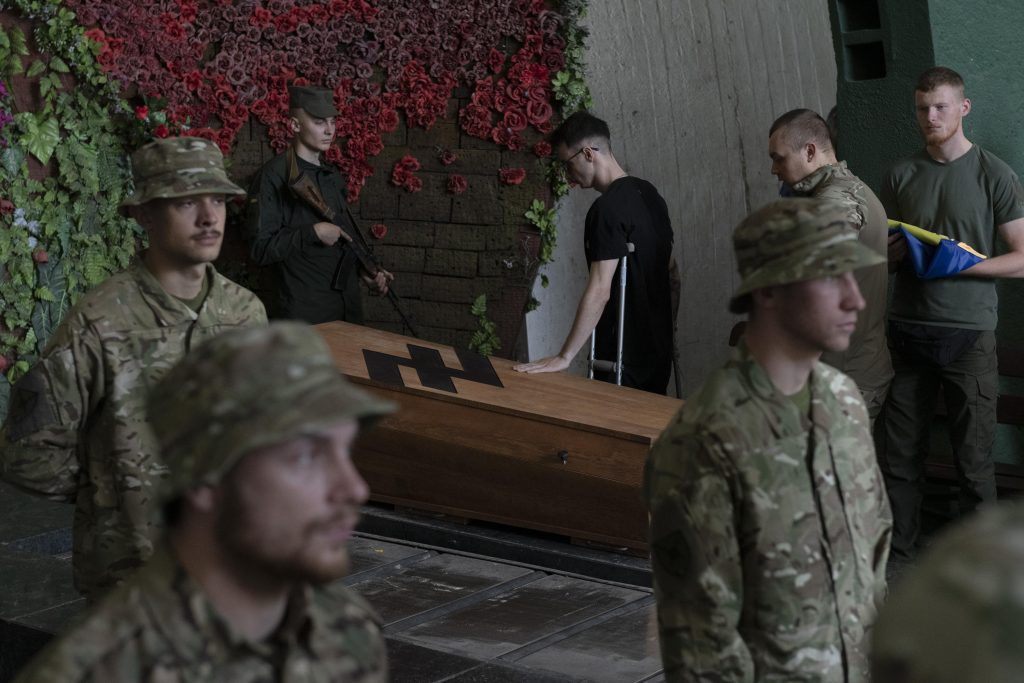 Summoning the courage of the defenders of Azovstal at the funeral of Kyiv