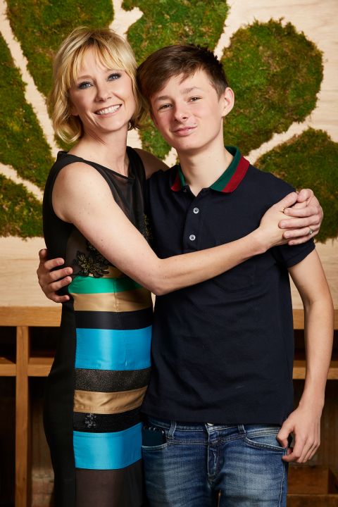 Heche poses for a photo with her son Homer in 2017.