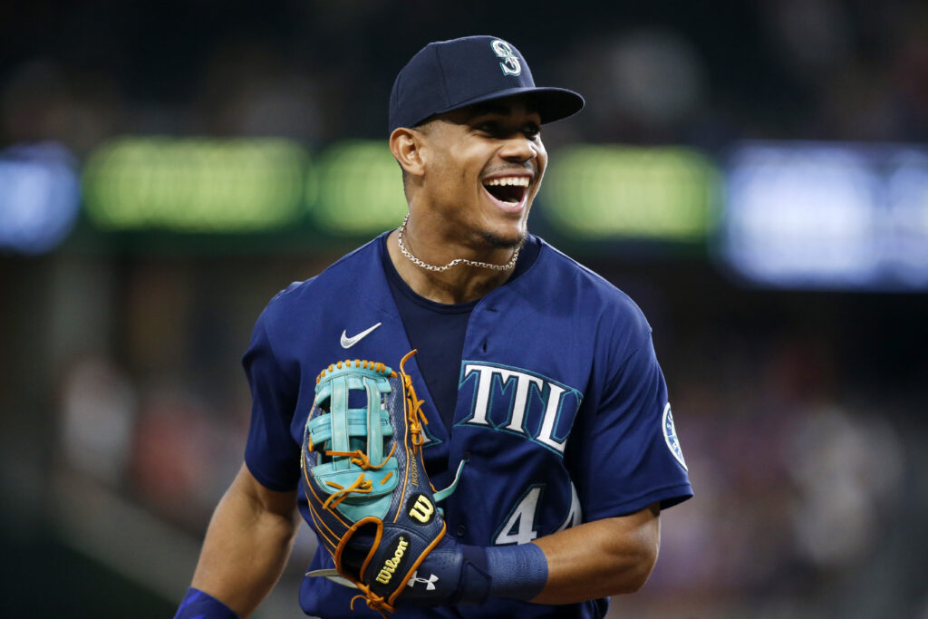 Mariners, Julio Rodriguez, finalize 14-year extension