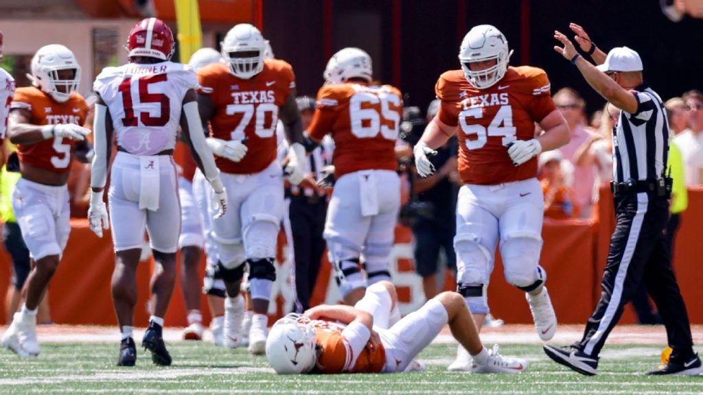 Quinn Ewers of Texas Longhorns was eliminated from the match against top seed Alabama Crimson Tide in the first quarter