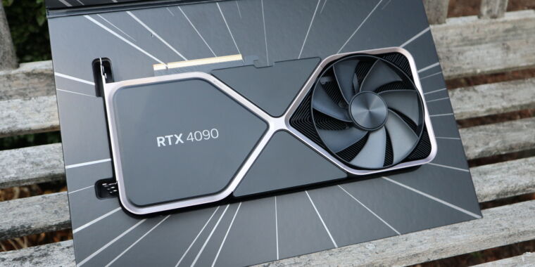 We're currently testing the Nvidia RTX 4090 - let's show you how heavy it is