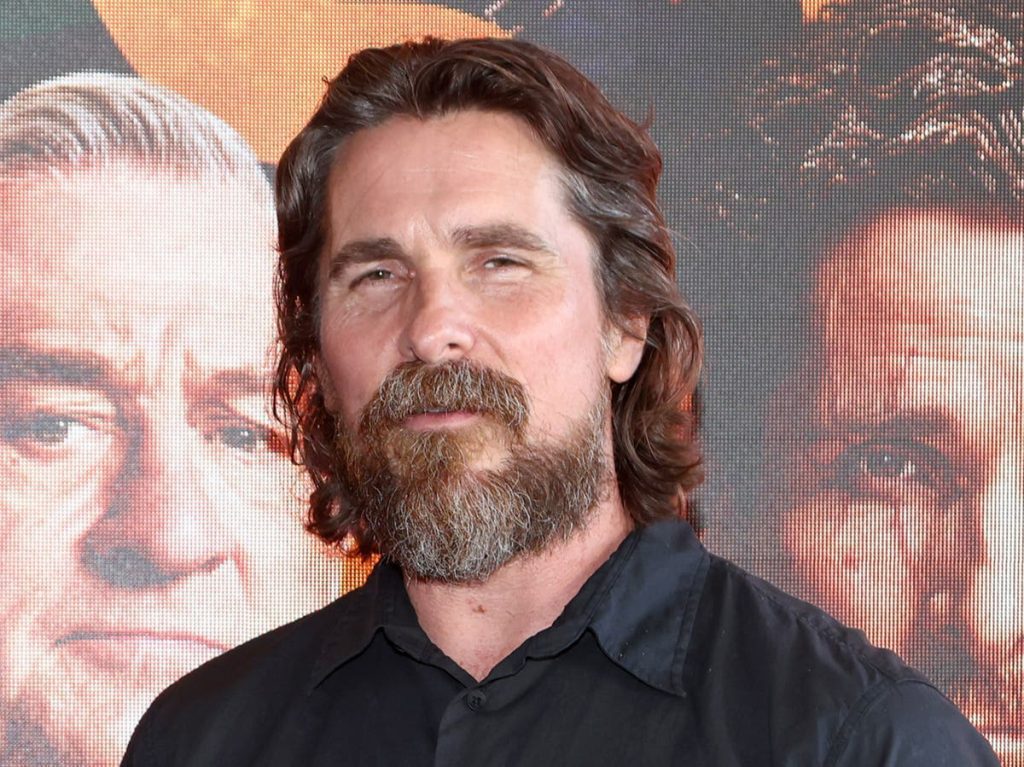 Christian Bale says green screen movies like Thor are "monotonous" in shooting