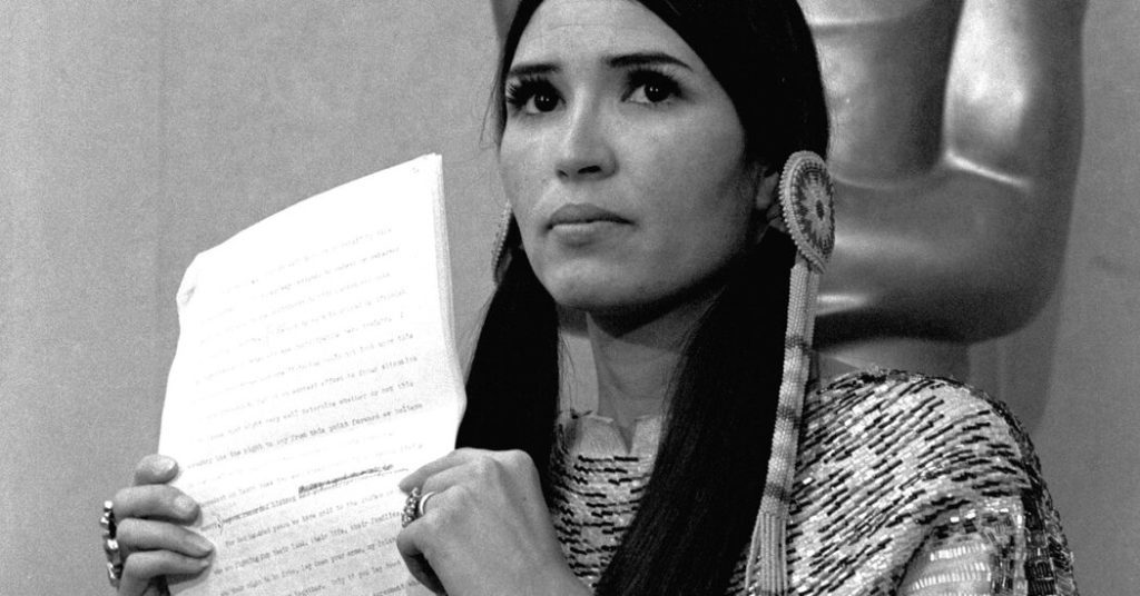 Sacheen Littlefeather, the activist who rejected Oscar Brando, has died at the age of 75