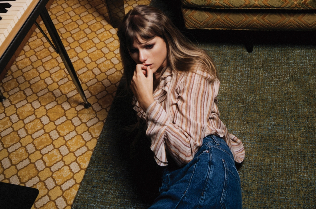 Taylor Swift's 'Midnights' makes a record-breaking start in the US - Billboard