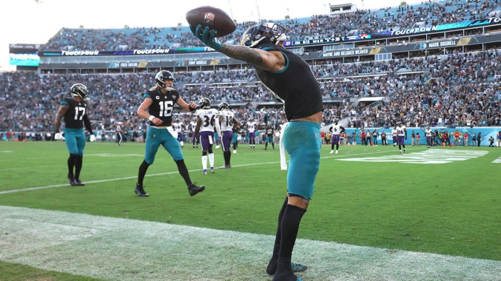 NFL scores, schedule, live Week 12 updates: Jaguars stun Ravens with game-winning 2-point conversion