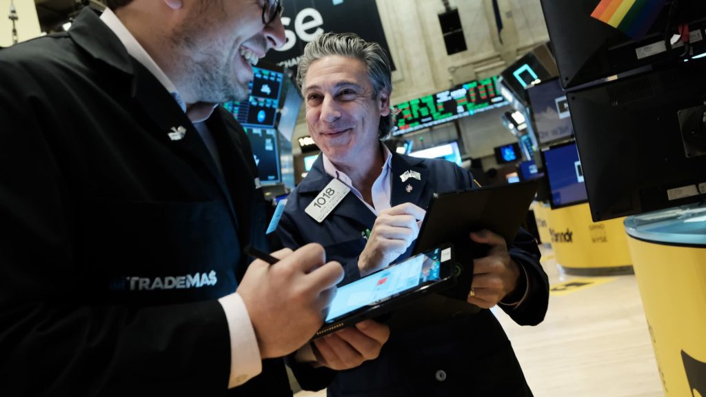 Stocks closed higher for a second day as Fed minutes point to smaller interest rate hikes ahead